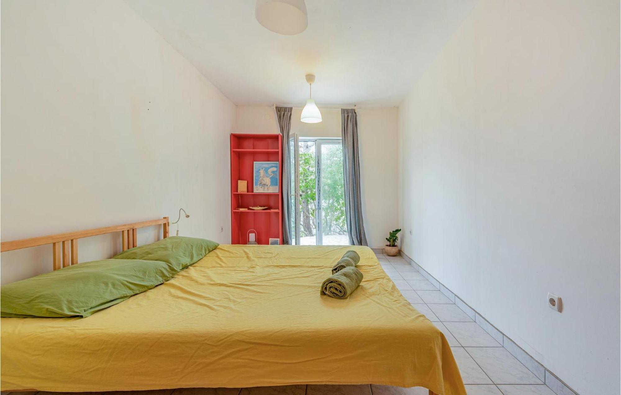 Pet Friendly Apartment In Novalja With Kitchen Ngoại thất bức ảnh